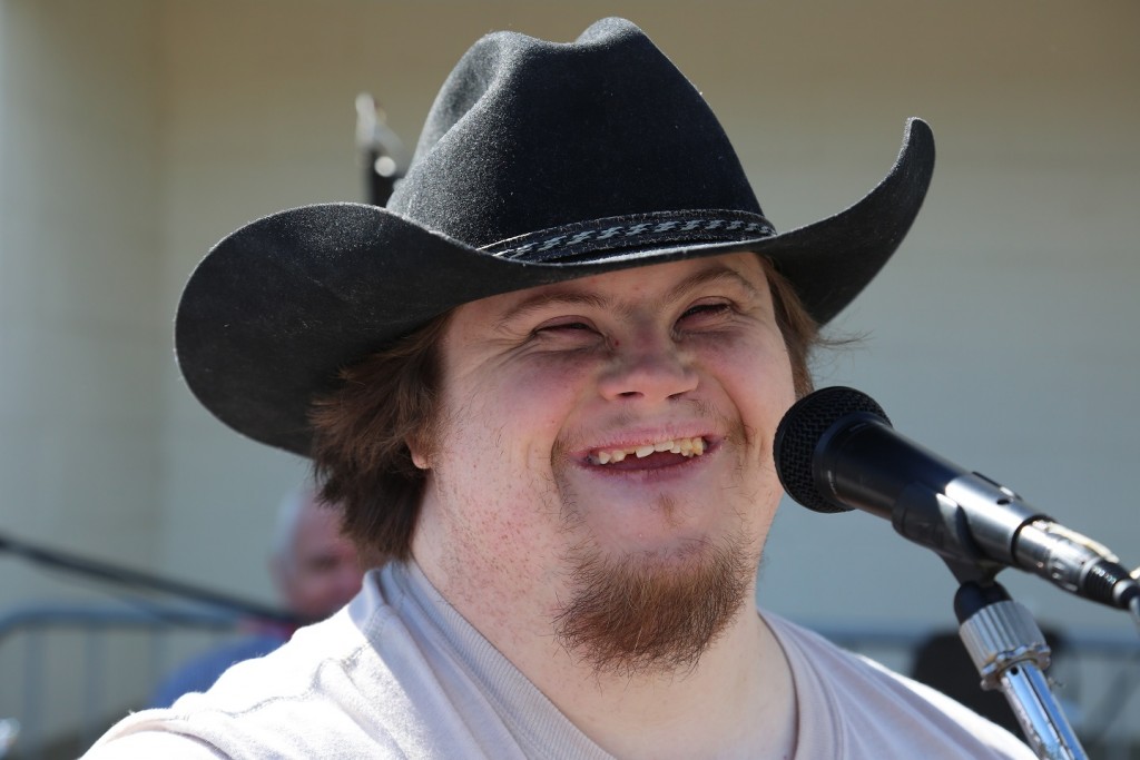 Koronawirus SARS-CoV-2 (COVID-19)-cowboy.jpg