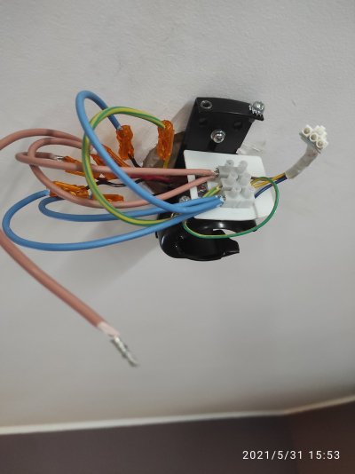 Zostal jeden przewód od swiatła ?-comment_1622473608txqxhoatup7ggdabshlrbr-w400.jpg