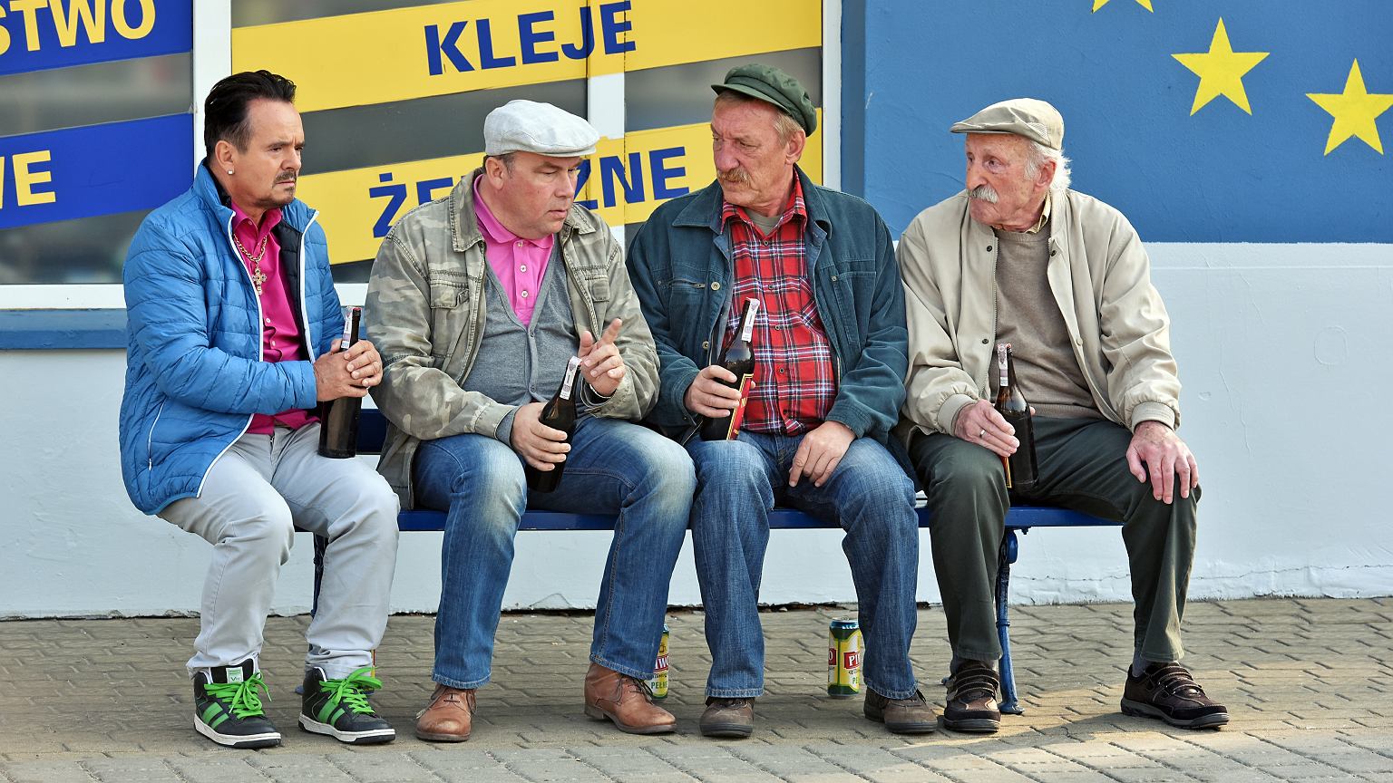 Szachy-z20827803ier-laweczkowy-kwartet-serialu-ranczo-od-lewej-pat.jpg