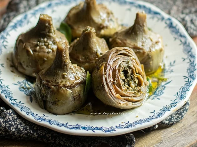 Pokaż talerz - Wizualny foodporn i rozmowy przy jedzeniu !-carciofi-alla-romana.jpng.webp